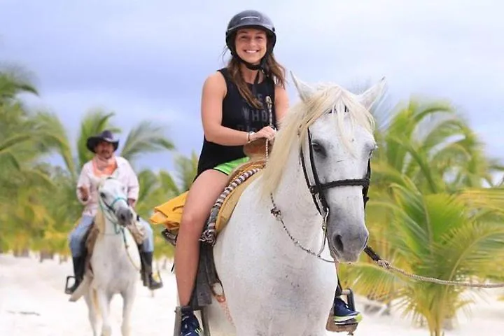 Experience Tranquility And Comfort Accommodation, Near Main Attractions In Riviera Maya Lafitte